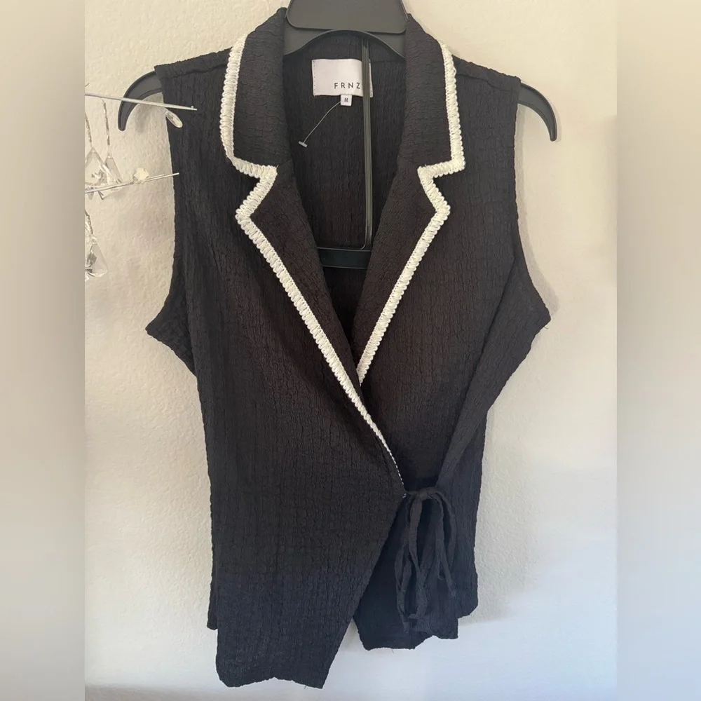 FRNZY Black Wrap Top & Wide Leg Pants Set – Textured Matching Set. Black & White - Picture 2 of 3